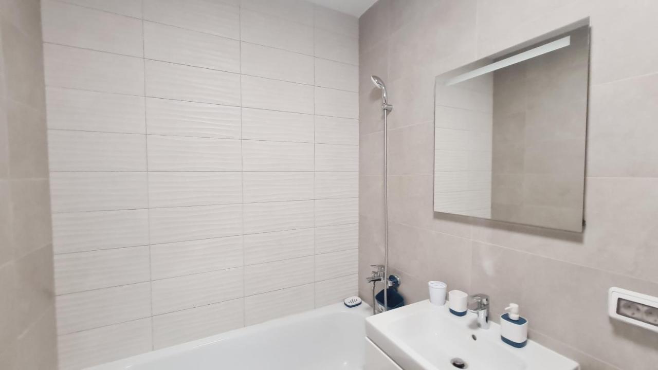 5* Luxury Near Avram Iancu Sq New. Private Parking Apartment Cluj-Napoca Ngoại thất bức ảnh